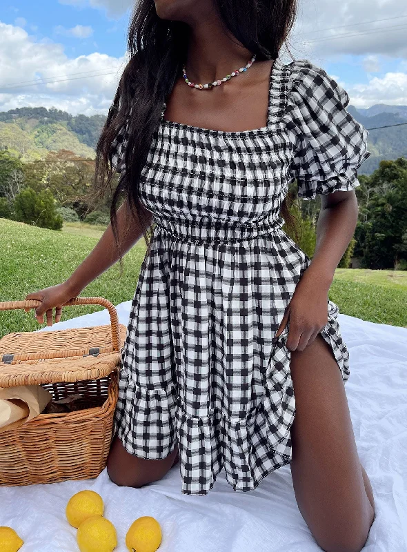 Adelio Mini Dress Black / White Comfortable Off-Shoulder Mini Dress