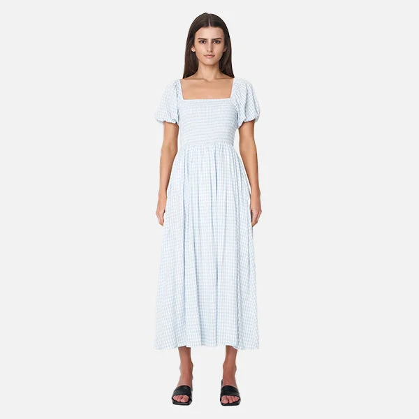 Huffer Celine Lover Midi Dress - Blue/White Fashionable Floral Embroidery Midi Dress Huffer Celine Lover Midi Dress - Blue/White Fashionable Floral Embroidery Midi Dress