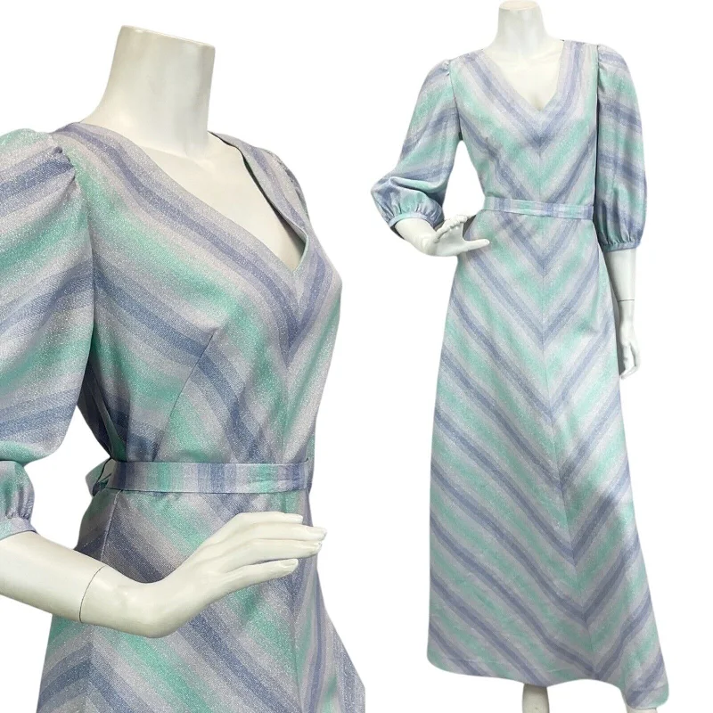VINTAGE 60s 70s BLUE LILAC SILVER ABSTRACT PRINT BOHO DISCO PARTY MAXI DRESS 12 Chic Boho Print Maxi Dress VINTAGE 60s 70s BLUE LILAC SILVER ABSTRACT PRINT BOHO DISCO PARTY MAXI DRESS 12 Chic Boho Print Maxi Dress