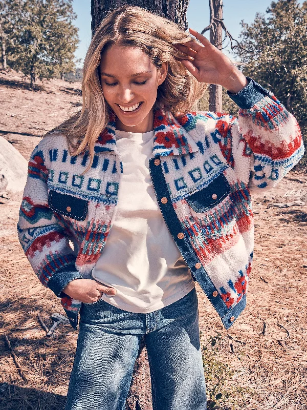 Wrangler Fun Floral Sherpa Trucker Jacket Oversized Jacket Tailored Jacket Straight Jacket Wrangler Fun Floral Sherpa Trucker Jacket Oversized Jacket Tailored Jacket Straight Jacket