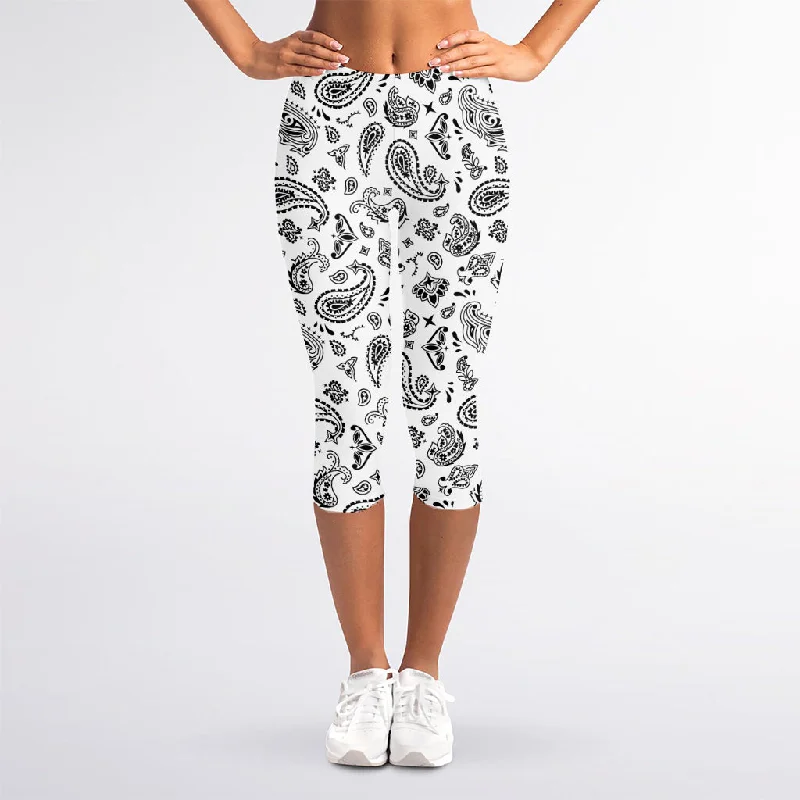 White Paisley Bandana Pattern Print Women's Capri Leggings Stylish Sweat-Proof Leggings White Paisley Bandana Pattern Print Women's Capri Leggings Stylish Sweat-Proof Leggings