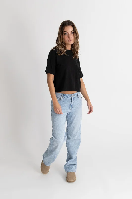 A Brand 99 Baggy Wide Leg Jeans in Gina Rcy Elegant Tapered Leg Denim