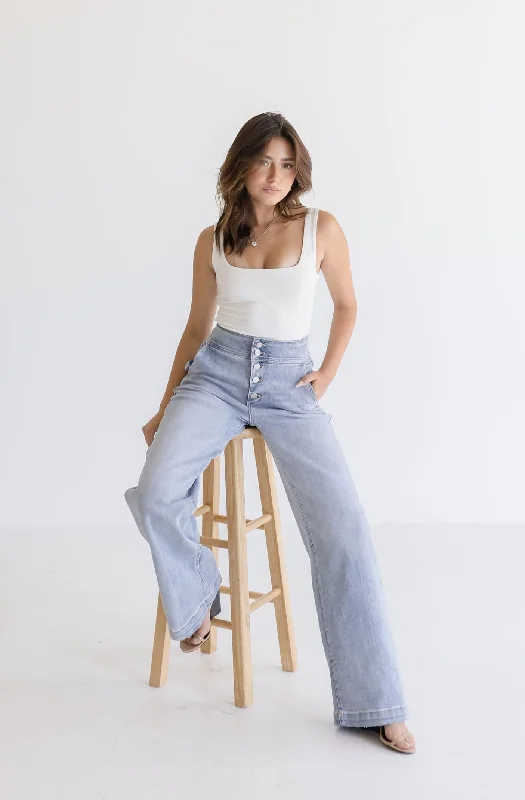 Allison High Rise Wide Leg Jeans Light Wash Comfortable Distressed Straight-Leg Jeans Allison High Rise Wide Leg Jeans Light Wash Comfortable Distressed Straight-Leg Jeans