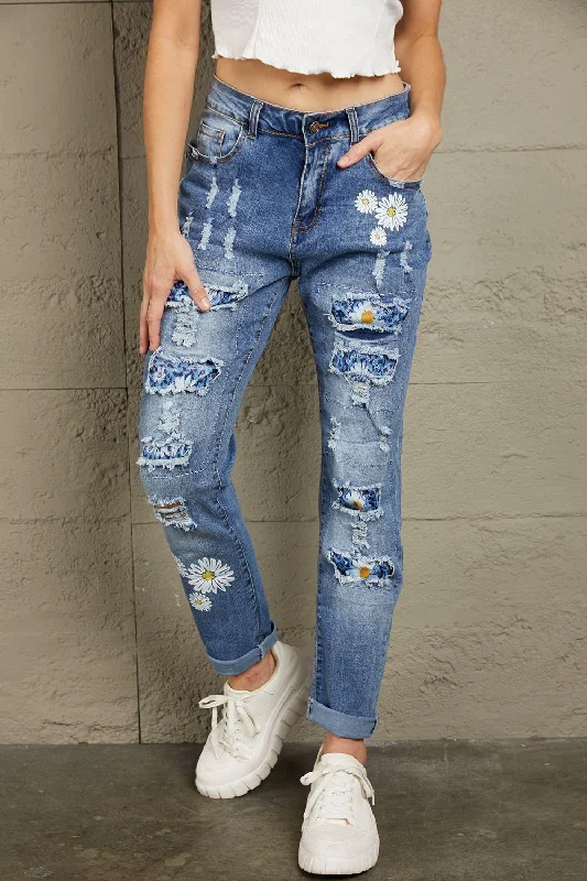 Baeful Printed Patch Distressed Boyfriend Jeans Comfortable Zip-Fly Denim Jeans