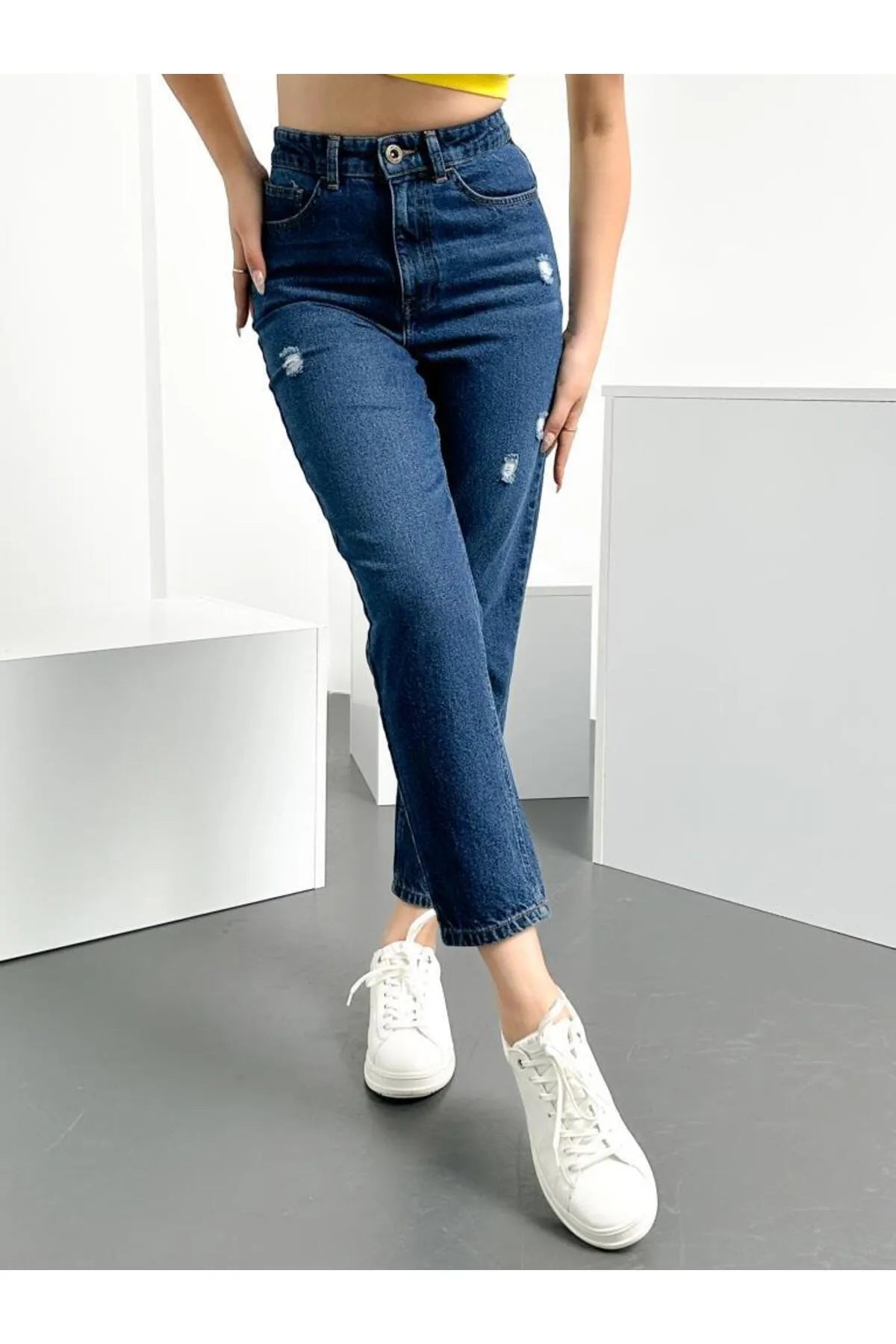 HLT Jeans Blue Fraying Women's Mom Jean Casual Loose Fit Jeans
