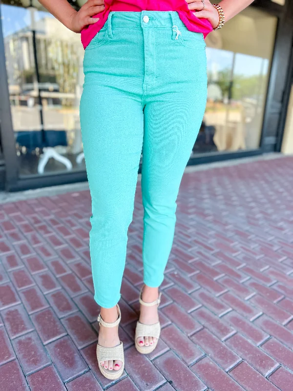 [Judy Blue] The Millie Slim Jeans-Aquamarine Fashionable Raw Hemmed Jeans